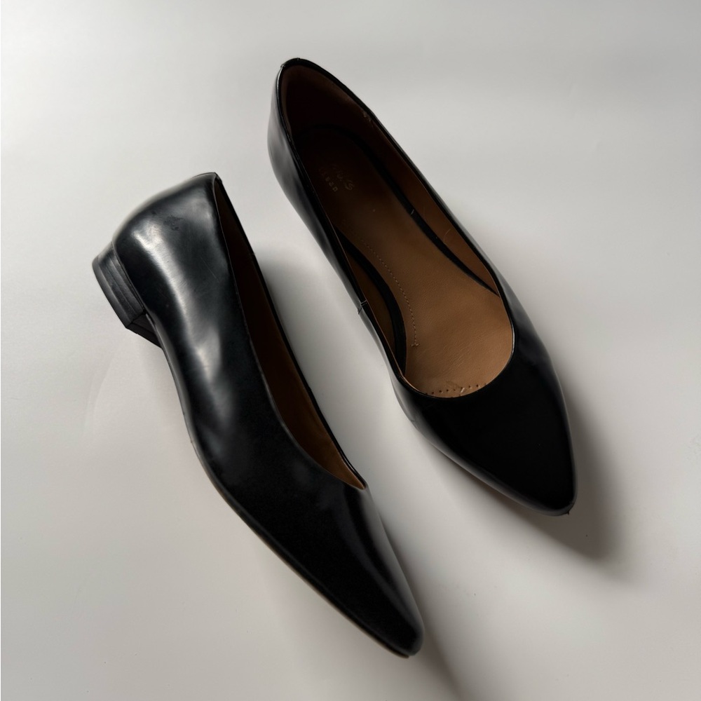 Clarks Artisan Almond Toe Flats Shoes